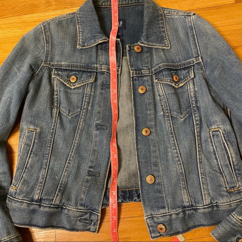 GAP Distressed Classic Blue Denim Jean Jacket Small - Picture 8 of 13